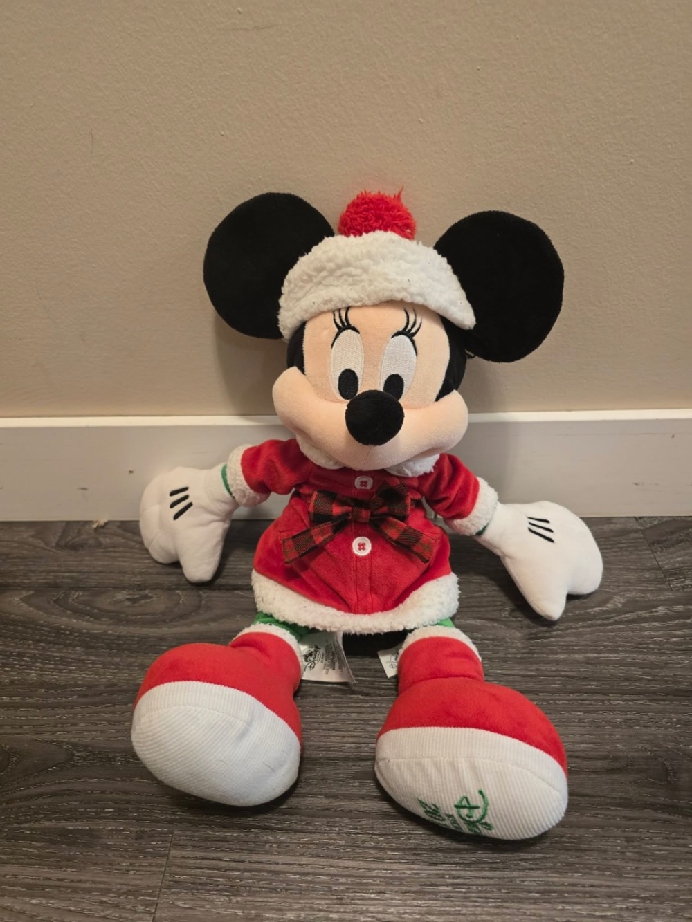 Disney Store Christmas Minnie Mouse 2017 Plush